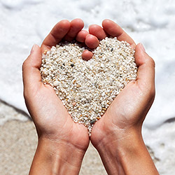Hand Herz Sand